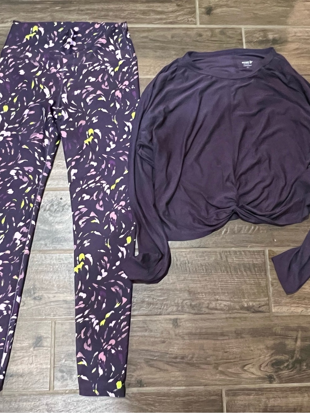 Women’s Purple Patterned Leggings/Top. Old Navy brand.